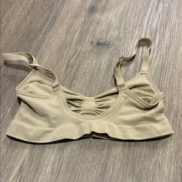 Skims NWOT nude bralette - Picture 3 of 5
